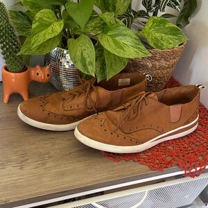 Love Brown Wingtip Flats with White Sole 9.5